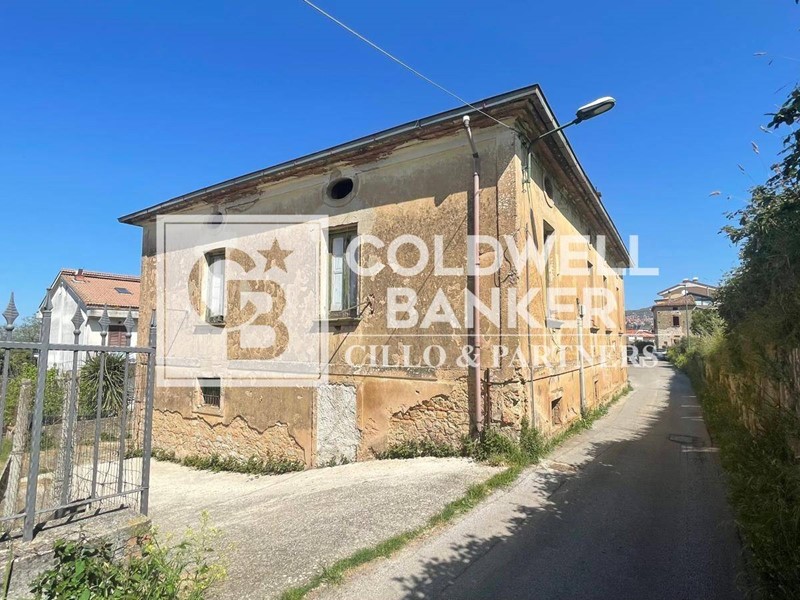 Casa Indipendente in Vendita a Vallo della Lucania, 100'000&euro;, 400 m²