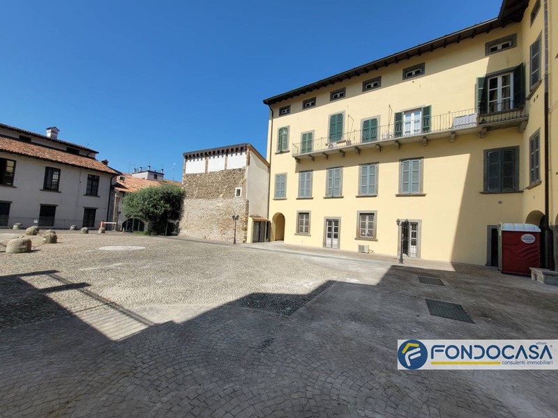 Ufficio in Vendita a Palazzolo sull'Oglio, 48'000€, 59 m²