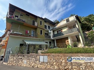 Trilocale in Vendita a Zandobbio, 99'900€, 94 m²