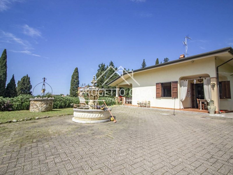 Casa Indipendente in Vendita a Massarosa, 468'000€, 177 m²