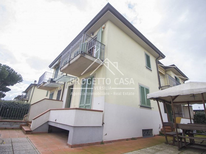 Casa Indipendente in Vendita a Camaiore, 495'000&euro;, 130 m²