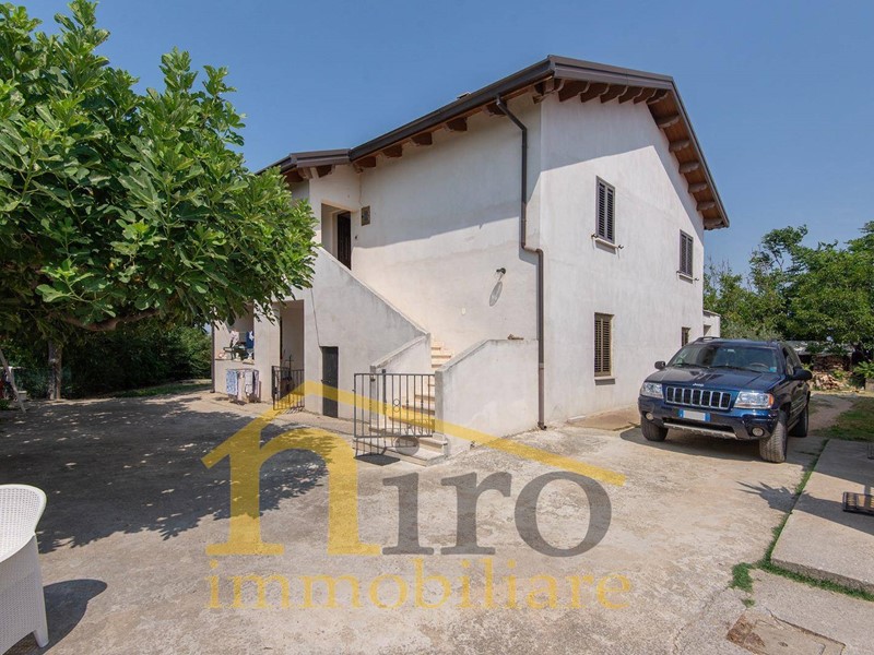 Casa Indipendente in Vendita a Atri, 150'000€, 262 m²