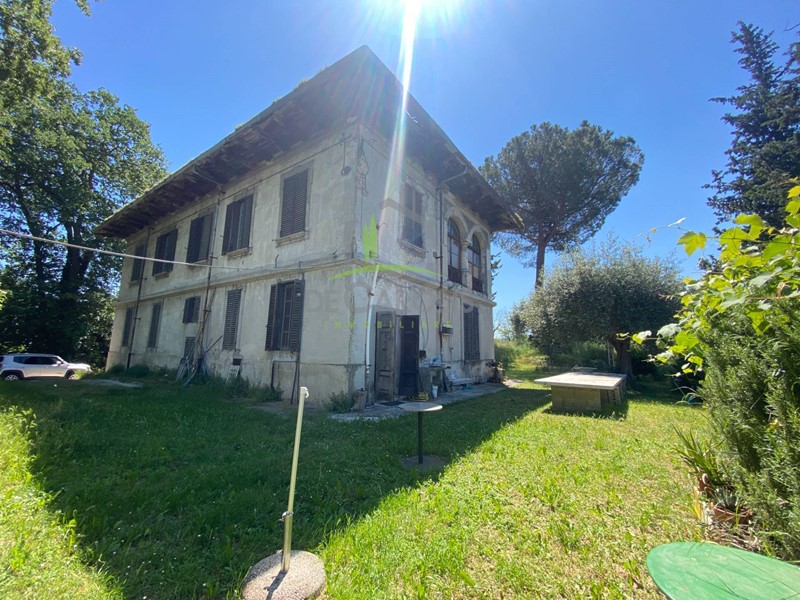 Villa in Vendita a Ascoli Piceno, 800 m²