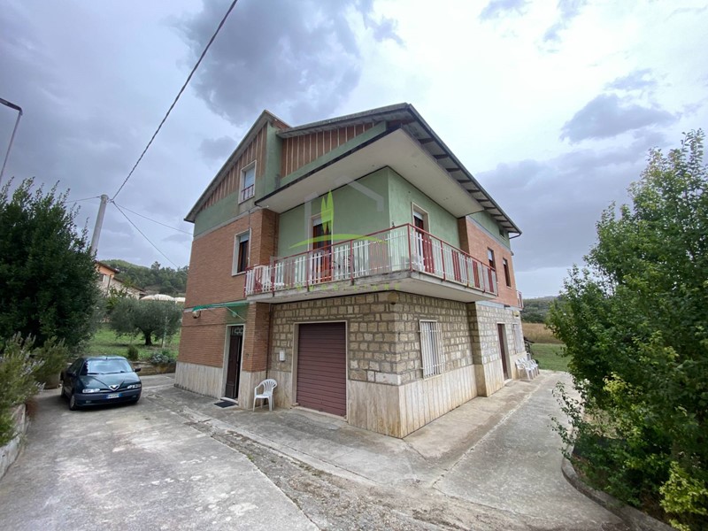 Casa Indipendente in Vendita a Ascoli Piceno, 520'000€, 405 m²