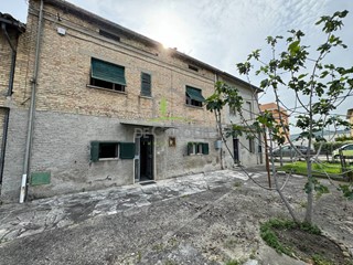 Casa Indipendente in Vendita a Ascoli Piceno, 98'000€, 155 m²