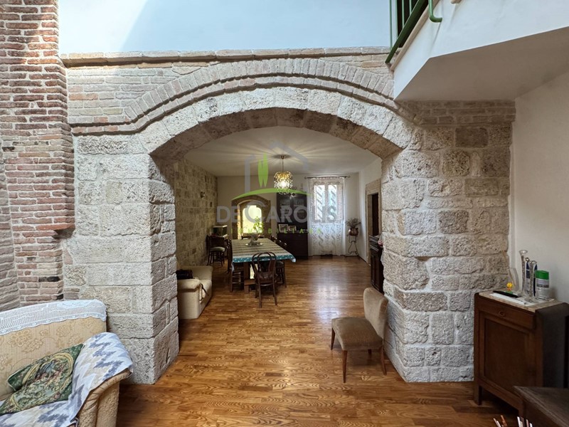 Casa Indipendente in Vendita a Ascoli Piceno, 440'000€, 200 m²