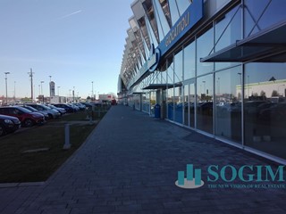 Immobile commerciale in Affitto a Busnago, 10'000&euro;, 1200 m²