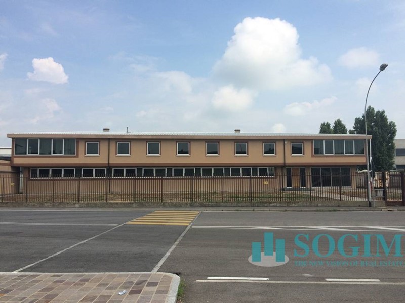 Capannone in Vendita a Bubbiano, 1'600'000€, 4000 m²