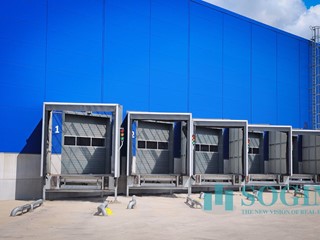 Capannone in Affitto a Baranzate, 35'416€, 5000 m²