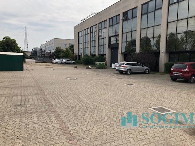 Ufficio in Affitto a Arese, 3'000&euro;, 330 m²