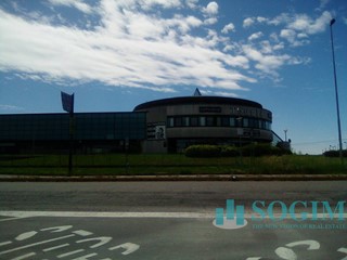 Immobile commerciale in Affitto a Cusago, 5'200€, 521 m²