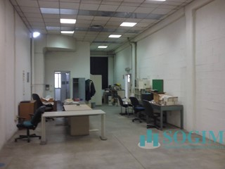 Magazzino in Affitto a Settimo Milanese, 4'167€, 1050 m²
