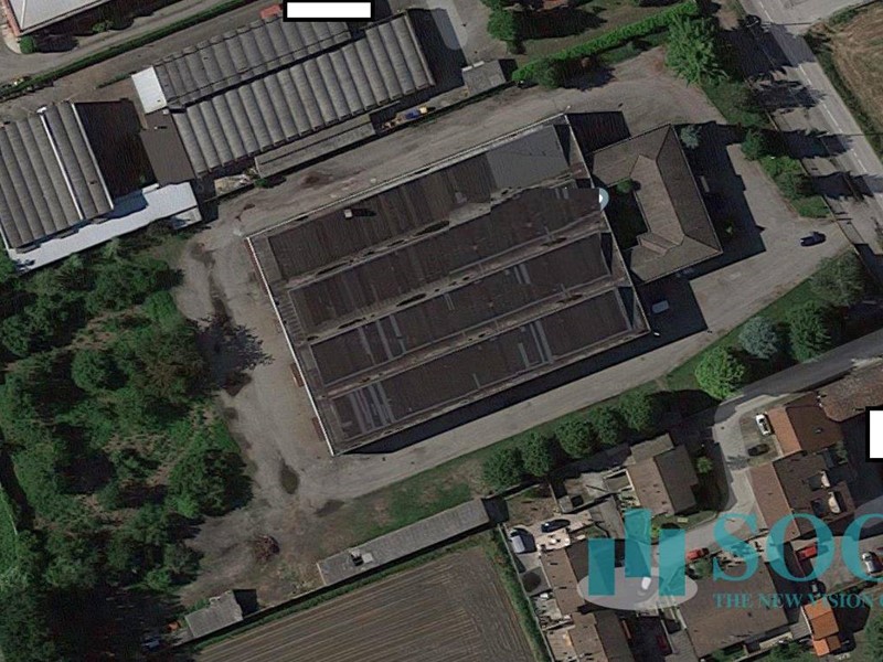 Capannone in Vendita a Cassolnovo, 1'300'000€, 3960 m²