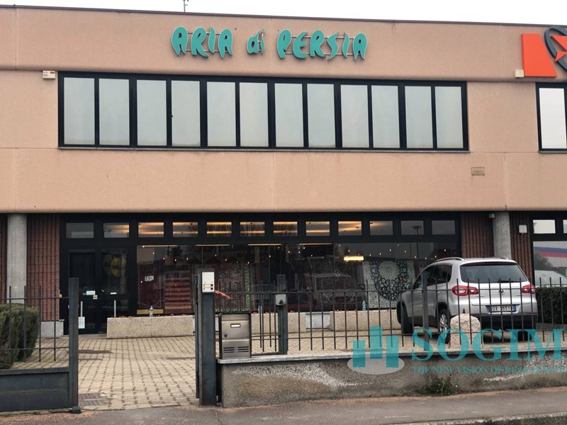 Negozio in Vendita a Corbetta, 1'200'000€, 750 m²