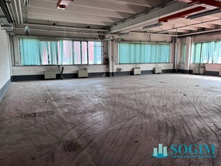 Capannone in Vendita a Gaggiano, 360'000€, 1540 m²