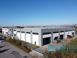Capannone in Vendita a Pozzo d'Adda, 600'000€, 564 m²