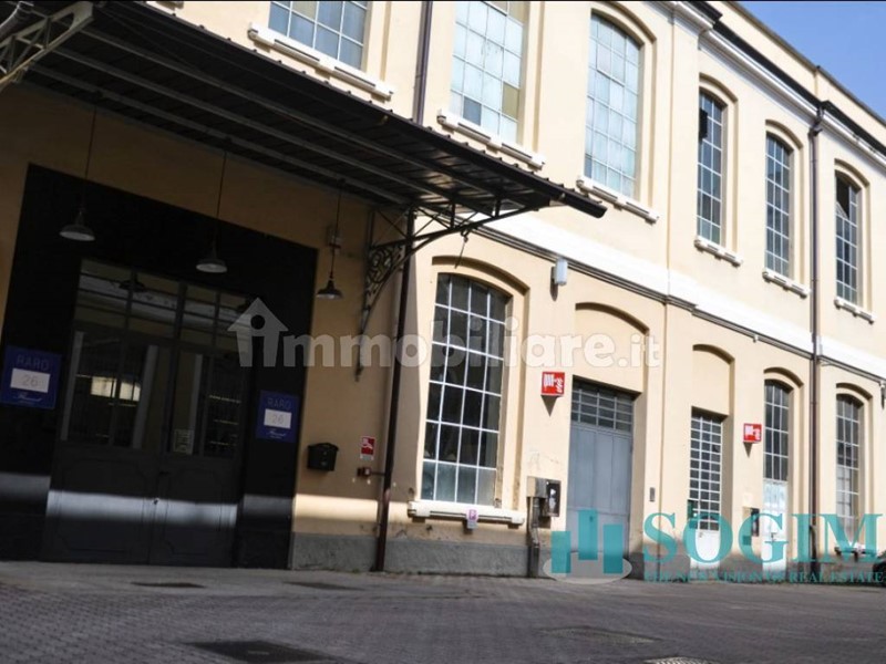 Immobile commerciale in Affitto a Gallarate, 5'000&euro;, 700 m²