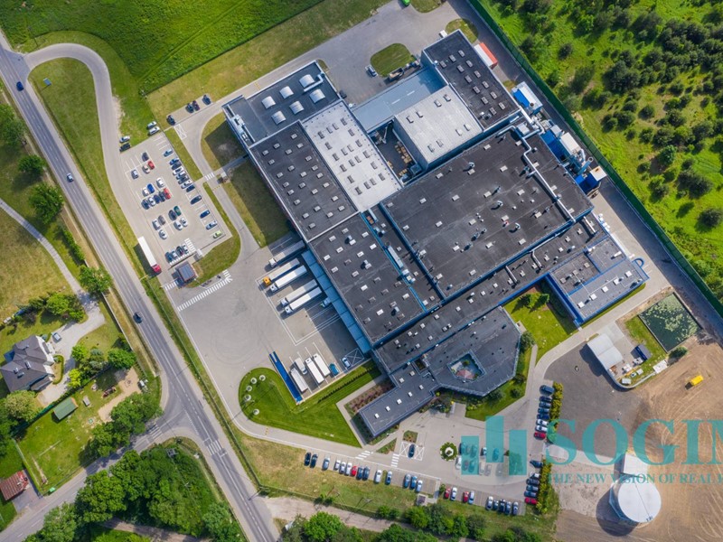 Capannone in Affitto a Piacenza, 23000 m²