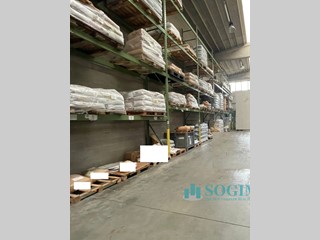 Capannone in Vendita a Trezzo sull'Adda, 1'160'000€, 1989 m²