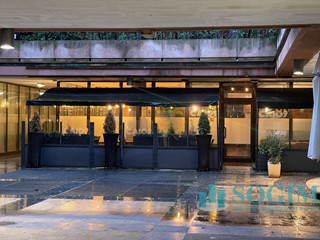 Immobile commerciale in Affitto a Cernusco sul Naviglio, 3'300€, 250 m²