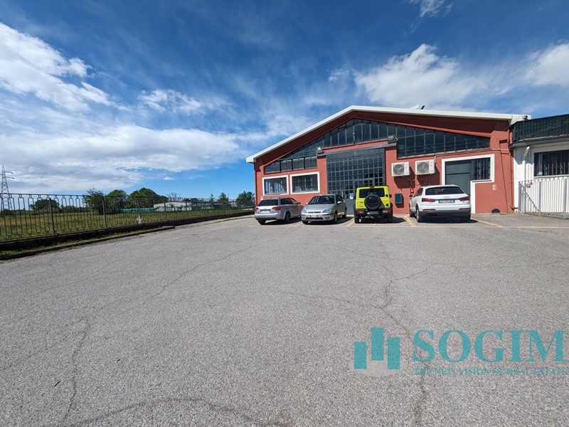 Immobile commerciale in Vendita a Gorgonzola, 770'000€, 650 m²