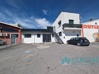 Immobile commerciale in Affitto a Gorgonzola, 5'416€, 700 m²