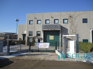 Capannone in Vendita a Gavirate, 380'000€, 550 m²