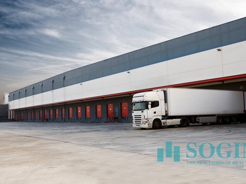 Capannone in Affitto a Broni, 78695 m²