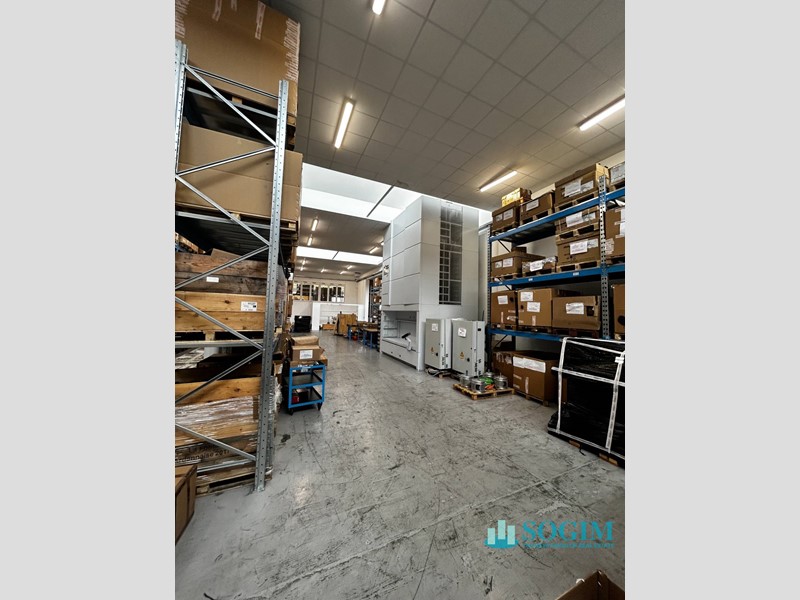 Capannone in Vendita a Sesto San Giovanni, 1'700'000€, 2000 m²