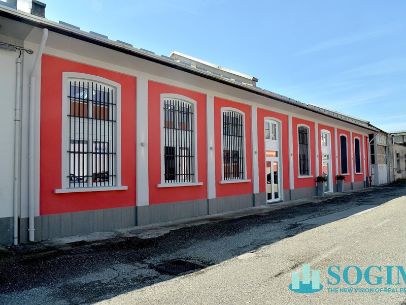 Ufficio in Vendita a Besana in Brianza, 545'000€, 620 m²