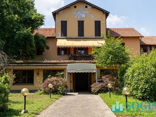 Immobile commerciale in Affitto a Monza, 10'800&euro;, 1100 m²