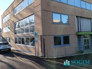 Capannone in Vendita a Missaglia, 845'000€, 1800 m²