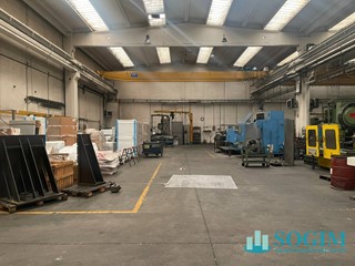 Capannone in Vendita a Brugherio, 1'650'000€, 1515 m²