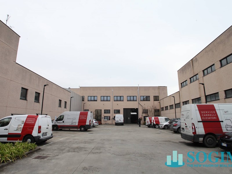 Capannone in Affitto a San Giuliano Milanese, 19'167&euro;, 3340 m²