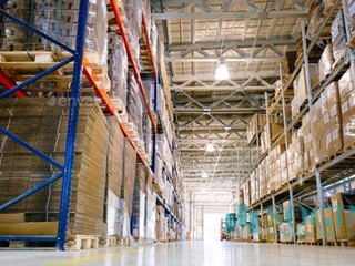 Capannone in Affitto a Rovato, 13000 m²