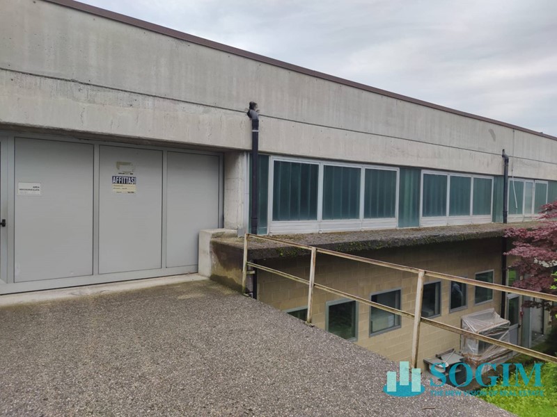 Laboratorio in Vendita a Gandino, 240'000€, 384 m²