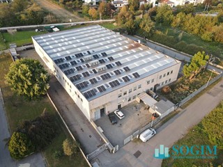 Capannone in Vendita a Sovico, 545'000€, 700 m²