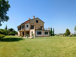 Rustico in Vendita a Monte San Giusto, 950'000&euro;, 300 m²