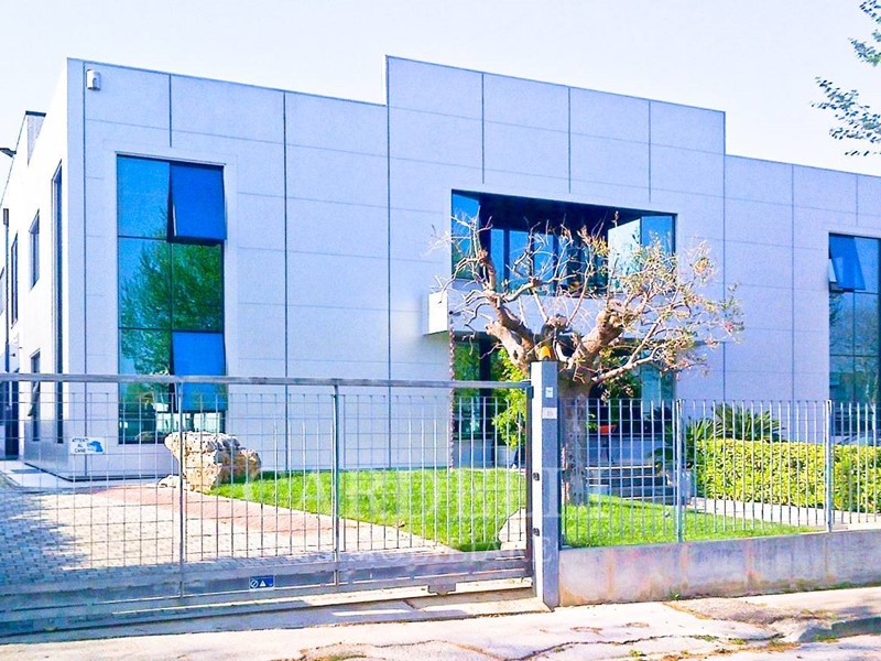 Capannone in Vendita a Porto Sant'Elpidio, 1'000'000€, 1800 m²