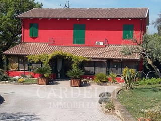 Casa Indipendente in Vendita a Civitanova Marche, 550'000€, 350 m²