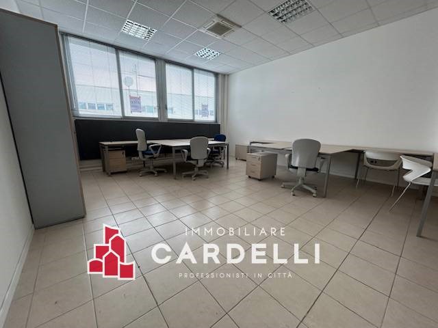 Ufficio in Vendita a Civitanova Marche, 125'000€, 115 m²