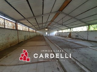 Capannone in Vendita a Sant'Elpidio a Mare, 160'000€, 400 m²