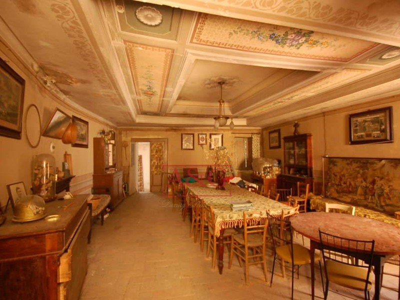 Casa Indipendente in Vendita a Monte San Martino, 210'000&euro;, 510 m²