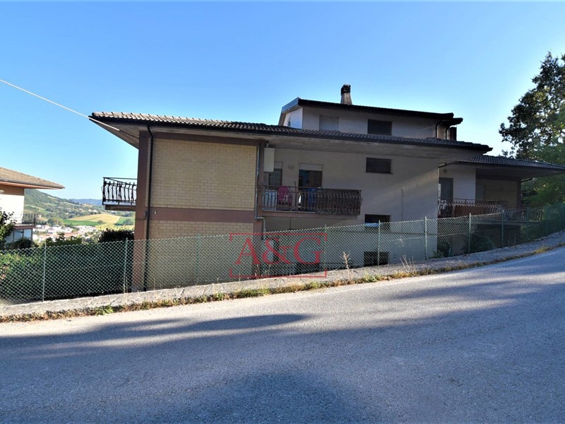 Quadrilocale in Vendita a Amandola, 49'000€, 115 m²