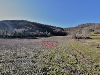 Terreno edificabile in Vendita a Sarnano, 45'000€, 1000 m²