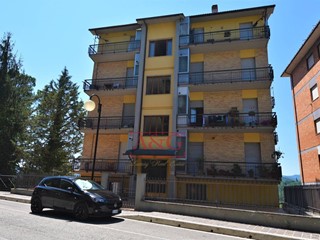Appartamento in Vendita a Amandola, 60'000€, 76 m²
