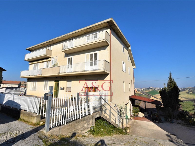 Appartamento in Vendita a Monte San Pietrangeli, 40'000€, 120 m²
