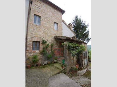 Casa Indipendente in Vendita a Amandola, 75'000€, 203 m²