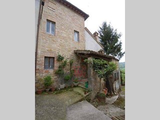 Casa Indipendente in Vendita a Amandola, 75'000€, 203 m²