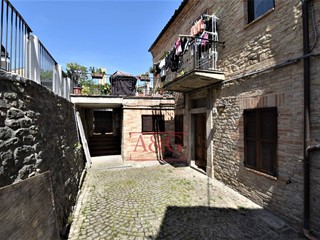 Trilocale in Vendita a Montefalcone Appennino, 98'000€, 78 m²